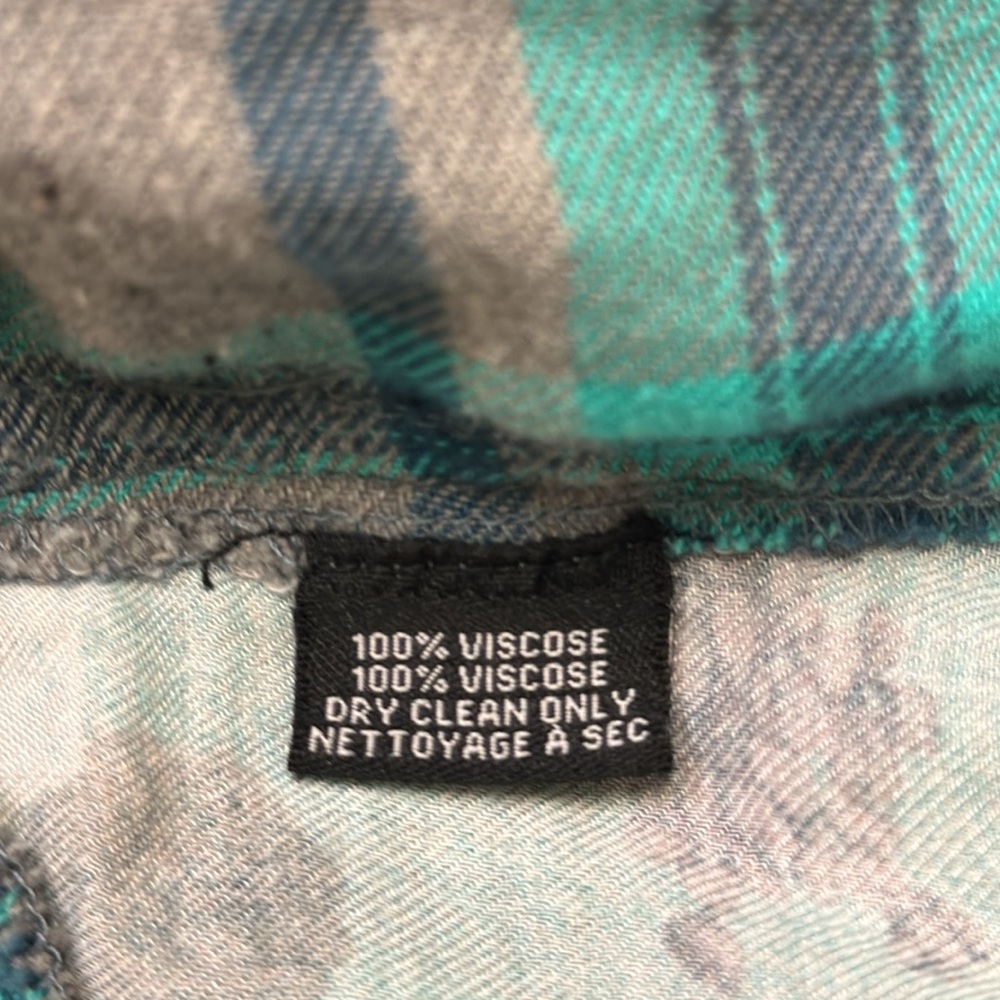 Plus size Tolani flannel long shirt - Picture 8 of 8